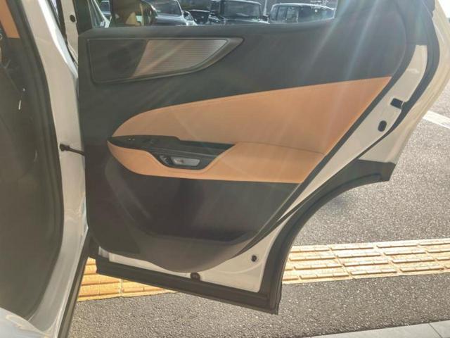 NX 4WD NX450hプラスFスポーツ パノラマルーフ/保証書/ディスプレイオーディオ+ナビ14インチ/デジタルインナーミラー/衝突安全装置/シートヒーター/パノラミックビューモニター/車線逸脱防止支援システム/シート フルレザー 革シート(23枚目)