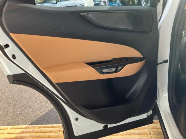 NX 4WD NX450hプラスFスポーツ パノラマルーフ/保証書/ディスプレイオーディオ+ナビ14インチ/デジタルインナーミラー/衝突安全装置/シートヒーター/パノラミックビューモニター/車線逸脱防止支援システム/シート フルレザー 革シート(25枚目)