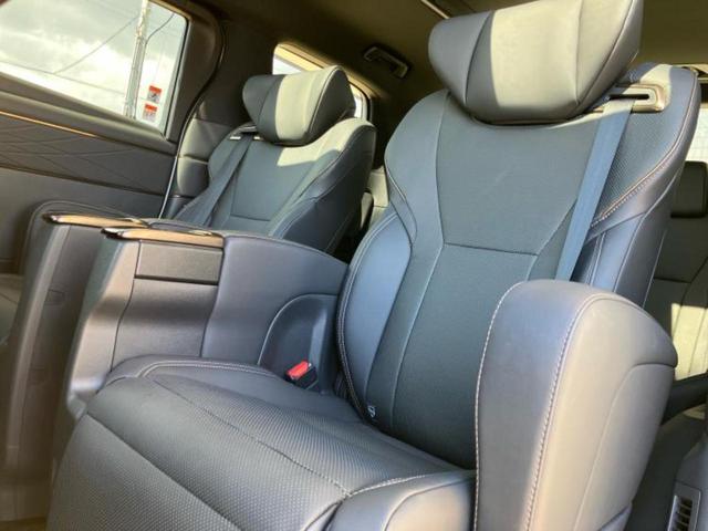 アルファードハイブリッド ハイブリッドZ 新品タイヤ/サンルーフ/保証書/純正 SDナビ/フリップダウンモニター/デジタルインナーミラー/衝突安全装置/両側電動スライドドア/シートヒーター/全方位モニター/車線逸脱防止支援システム 革シート(8枚目)