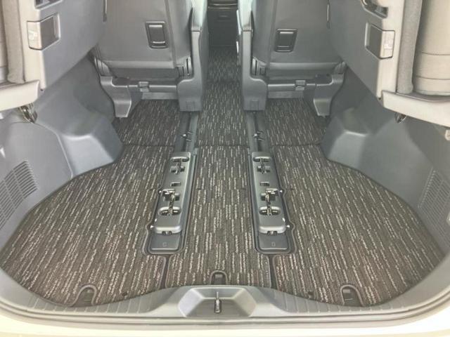 アルファードハイブリッド ハイブリッドZ 新品タイヤ/サンルーフ/保証書/純正 SDナビ/フリップダウンモニター/デジタルインナーミラー/衝突安全装置/両側電動スライドドア/シートヒーター/全方位モニター/車線逸脱防止支援システム 革シート(28枚目)