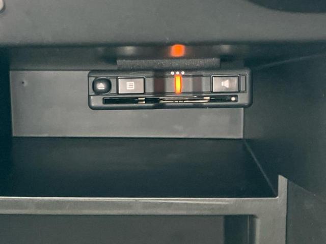 ノート ｅパワーＢ　衝突安全装置／車線逸脱防止支援システム／ＥＢＤ付ＡＢＳ／横滑り防止装置／アイドリングストップ／エアバッグ　運転席／エアバッグ　助手席／アルミホイール／パワーウインドウ／キーレスエントリー　盗難防止装置（16枚目）