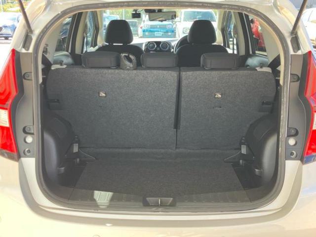 ノート ｅパワーＢ　衝突安全装置／車線逸脱防止支援システム／ＥＢＤ付ＡＢＳ／横滑り防止装置／アイドリングストップ／エアバッグ　運転席／エアバッグ　助手席／アルミホイール／パワーウインドウ／キーレスエントリー　盗難防止装置（19枚目）