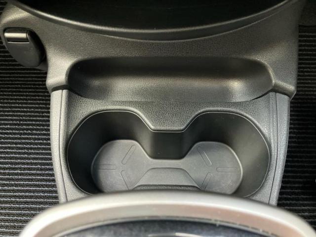 ノート ｅパワーＢ　衝突安全装置／車線逸脱防止支援システム／ＥＢＤ付ＡＢＳ／横滑り防止装置／アイドリングストップ／エアバッグ　運転席／エアバッグ　助手席／アルミホイール／パワーウインドウ／キーレスエントリー　盗難防止装置（42枚目）