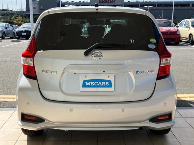 ノート ｅパワーＢ　衝突安全装置／車線逸脱防止支援システム／ＥＢＤ付ＡＢＳ／横滑り防止装置／アイドリングストップ／エアバッグ　運転席／エアバッグ　助手席／アルミホイール／パワーウインドウ／キーレスエントリー　盗難防止装置（50枚目）