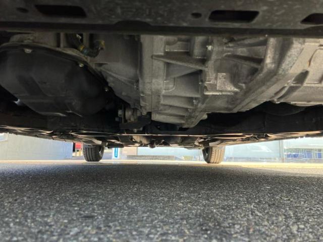 ノート ｅパワーＢ　衝突安全装置／車線逸脱防止支援システム／ＥＢＤ付ＡＢＳ／横滑り防止装置／アイドリングストップ／エアバッグ　運転席／エアバッグ　助手席／アルミホイール／パワーウインドウ／キーレスエントリー　盗難防止装置（52枚目）