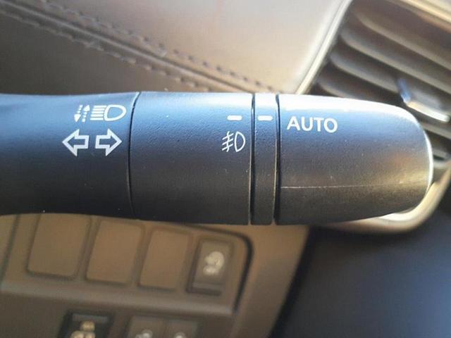 セレナ ハイウェイスターＶ　新品タイヤ／衝突安全装置／両側電動スライドドア／車線逸脱防止支援システム／ヘッドランプ　ＬＥＤ／ＥＢＤ付ＡＢＳ／横滑り防止装置／アイドリングストップ／エアバッグ　運転席／エアバッグ　助手席（17枚目）