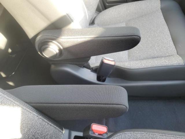 フリード ｅＨＥＶエアーＥＸ　保証書／純正　９インチ　ナビ／ホンダセンシング／両側電動スライドドア／シートヒーター　前席／車線逸脱防止支援システム／登録済未使用車／ヘッドランプ　ＬＥＤ／Ｂｌｕｅｔｏｏｔｈ接続／ＥＢＤ付ＡＢＳ（34枚目）