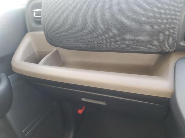 フリード ｅＨＥＶエアーＥＸ　保証書／純正　９インチ　ナビ／ホンダセンシング／両側電動スライドドア／シートヒーター　前席／車線逸脱防止支援システム／登録済未使用車／ヘッドランプ　ＬＥＤ／Ｂｌｕｅｔｏｏｔｈ接続／ＥＢＤ付ＡＢＳ（42枚目）