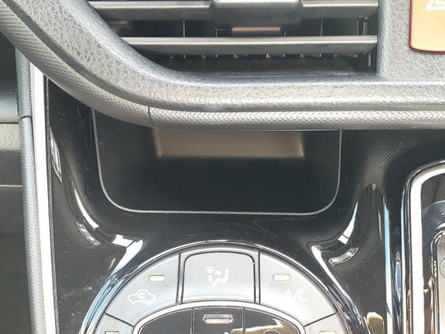 ヴォクシー ＺＳキラメキ２　新品タイヤ／保証書／社外　９インチ　ＳＤナビ／フリップダウンモニター　社外　１２．８インチ／デジタルインナーミラー／衝突安全装置／両側電動スライドドア／車線逸脱防止支援システム　衝突被害軽減システム（51枚目）