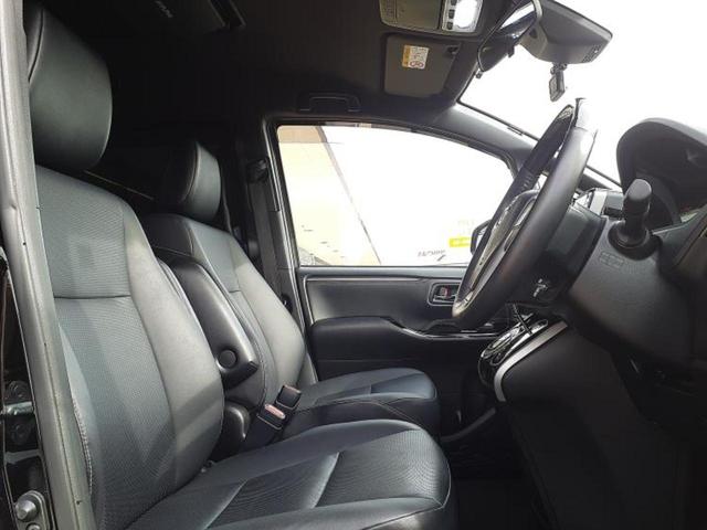 エスクァイア Gi 新品タイヤ/社外 11インチ SDナビ/フリップダウンモニター 社外 12.8インチ/トヨタセーフティセンス/両側電動スライドドア/シートヒーター/車線逸脱防止支援システム/シート 合皮 バックカメラ(4枚目)