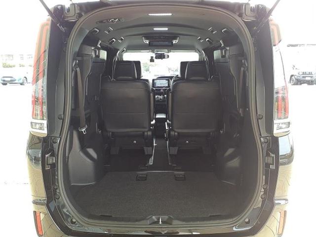 エスクァイア Gi 新品タイヤ/社外 11インチ SDナビ/フリップダウンモニター 社外 12.8インチ/トヨタセーフティセンス/両側電動スライドドア/シートヒーター/車線逸脱防止支援システム/シート 合皮 バックカメラ(21枚目)