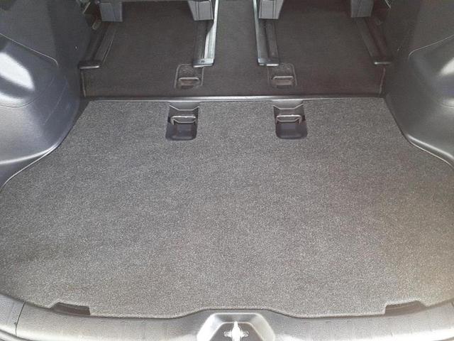 エスクァイア Gi 新品タイヤ/社外 11インチ SDナビ/フリップダウンモニター 社外 12.8インチ/トヨタセーフティセンス/両側電動スライドドア/シートヒーター/車線逸脱防止支援システム/シート 合皮 バックカメラ(27枚目)