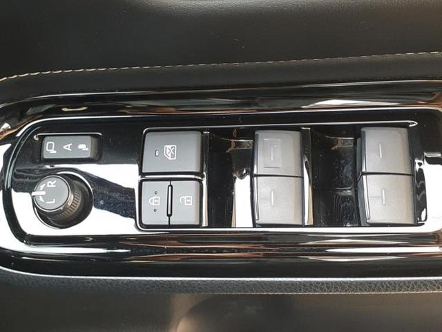 エスクァイア Gi 新品タイヤ/社外 11インチ SDナビ/フリップダウンモニター 社外 12.8インチ/トヨタセーフティセンス/両側電動スライドドア/シートヒーター/車線逸脱防止支援システム/シート 合皮 バックカメラ(32枚目)