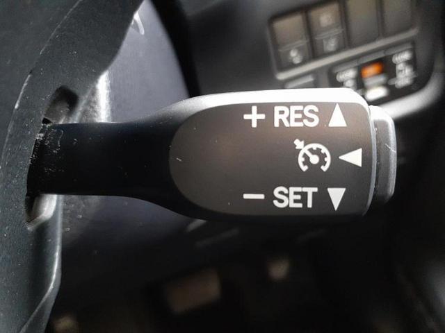 エスクァイア Gi 新品タイヤ/社外 11インチ SDナビ/フリップダウンモニター 社外 12.8インチ/トヨタセーフティセンス/両側電動スライドドア/シートヒーター/車線逸脱防止支援システム/シート 合皮 バックカメラ(44枚目)