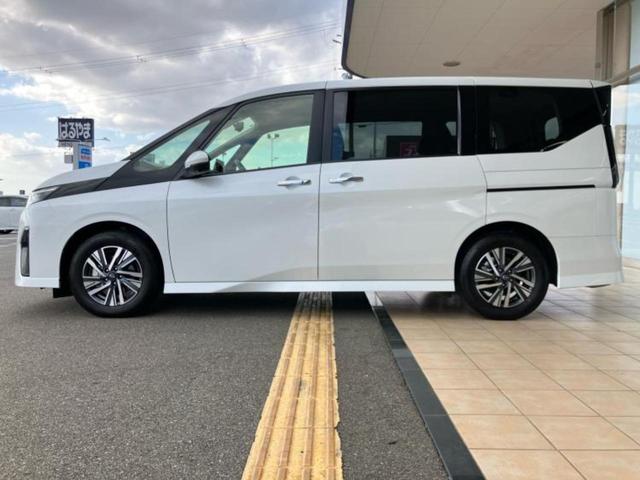 セレナ eパワーハイウェイスターV 保証書/純正 12.3インチ メモリーナビ/フリップダウンモニター 純正 10.2インチ/インテリジェントルームミラー/衝突安全装置/両側電動スライドドア/シートヒーター 運転席 衝突被害軽減システム(2枚目)