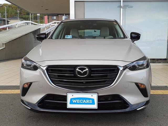 ＷＥＣＡＲＳでは各商談席に大型モニターをご用意しております！見やすい大画面でゆったりと全国の在庫をご覧いただけます！是非ご来店お待ちしております！