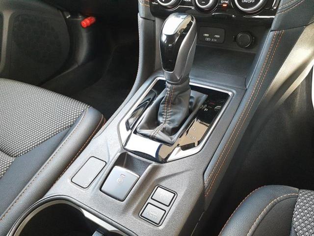 ＸＶ ４ＷＤ２．０ｅ－Ｓアイサイト　新品タイヤ／保証書／純正　ＳＤナビ／衝突安全装置／車線逸脱防止支援システム／ヘッドランプ　ＬＥＤ／ＥＴＣ／ＥＢＤ付ＡＢＳ／横滑り防止装置／アイドリングストップ／フルセグＴＶ／エアバッグ　運転席　４ＷＤ（17枚目）