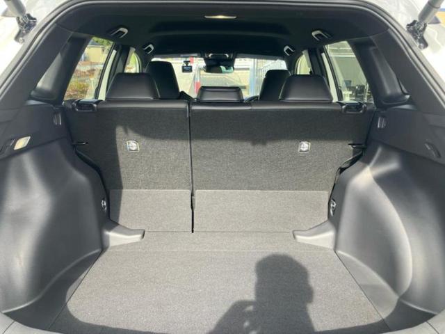 カローラクロス ハイブリッドＺ　純正エアロ／保証書／ディスプレイオーディオ＋ナビ１０．５インチ／トヨタセーフティセンス／シートヒーター　前席／パノラミックビューモニター／車線逸脱防止支援システム／シート　ハーフレザー　全周囲カメラ（8枚目）