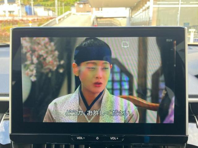 カローラクロス ハイブリッドＺ　純正エアロ／保証書／ディスプレイオーディオ＋ナビ１０．５インチ／トヨタセーフティセンス／シートヒーター　前席／パノラミックビューモニター／車線逸脱防止支援システム／シート　ハーフレザー　全周囲カメラ（13枚目）