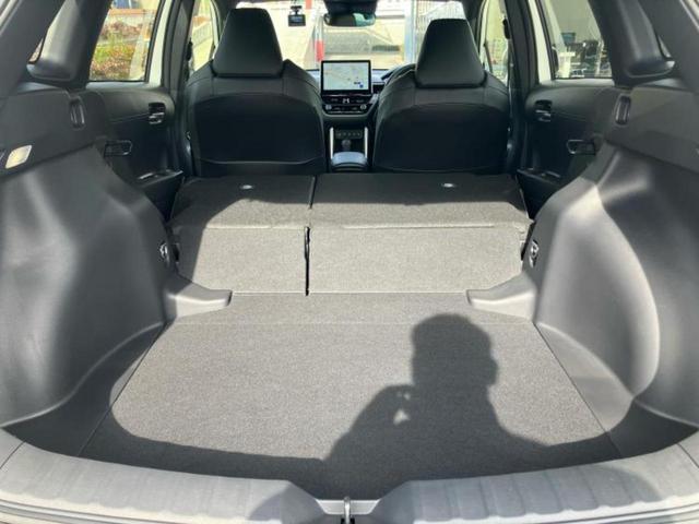 カローラクロス ハイブリッドＺ　純正エアロ／保証書／ディスプレイオーディオ＋ナビ１０．５インチ／トヨタセーフティセンス／シートヒーター　前席／パノラミックビューモニター／車線逸脱防止支援システム／シート　ハーフレザー　全周囲カメラ（19枚目）