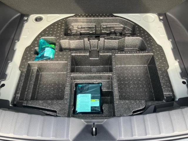 カローラクロス ハイブリッドＺ　純正エアロ／保証書／ディスプレイオーディオ＋ナビ１０．５インチ／トヨタセーフティセンス／シートヒーター　前席／パノラミックビューモニター／車線逸脱防止支援システム／シート　ハーフレザー　全周囲カメラ（25枚目）