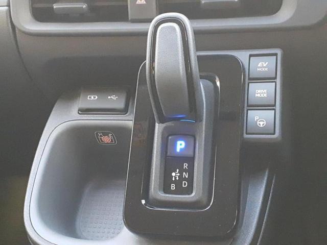 シエンタ ハイブリッドＺ　新品タイヤ／保証書／ディスプレイオーディオ＋ナビ１０インチ／衝突安全装置／両側電動スライドドア／車線逸脱防止支援システム／ヘッドランプ　ＬＥＤ／ＥＴＣ／ＥＢＤ付ＡＢＳ／横滑り防止装置　バックカメラ（18枚目）