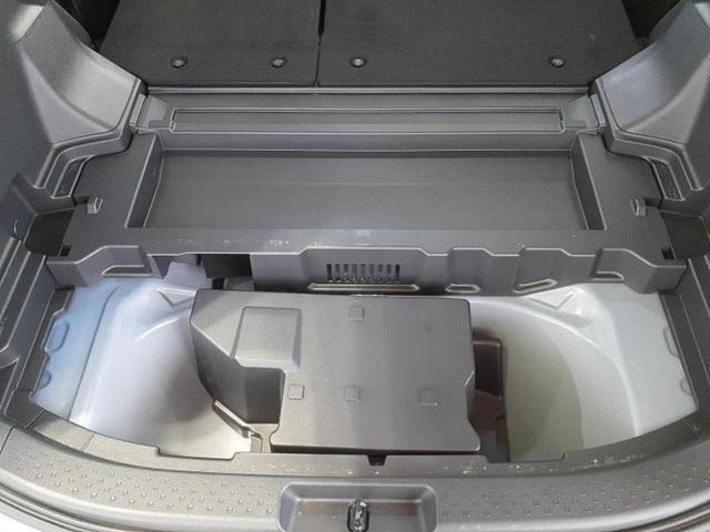 シエンタ ハイブリッドＺ　新品タイヤ／保証書／ディスプレイオーディオ＋ナビ１０インチ／衝突安全装置／両側電動スライドドア／車線逸脱防止支援システム／ヘッドランプ　ＬＥＤ／ＥＴＣ／ＥＢＤ付ＡＢＳ／横滑り防止装置　バックカメラ（27枚目）