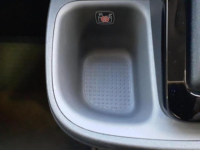 シエンタ ハイブリッドＺ　新品タイヤ／保証書／ディスプレイオーディオ＋ナビ１０インチ／衝突安全装置／両側電動スライドドア／車線逸脱防止支援システム／ヘッドランプ　ＬＥＤ／ＥＴＣ／ＥＢＤ付ＡＢＳ／横滑り防止装置　バックカメラ（40枚目）