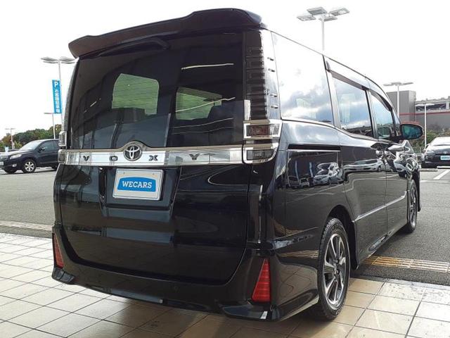 ヴォクシー ZSキラメキ3 新品タイヤ/保証書/純正 9インチ SDナビ/フリップダウンモニター 純正 12.8インチ/トヨタセーフティセンス/両側電動スライドドア/車線逸脱防止支援システム/シート ハーフレザー バックカメラ(3枚目)