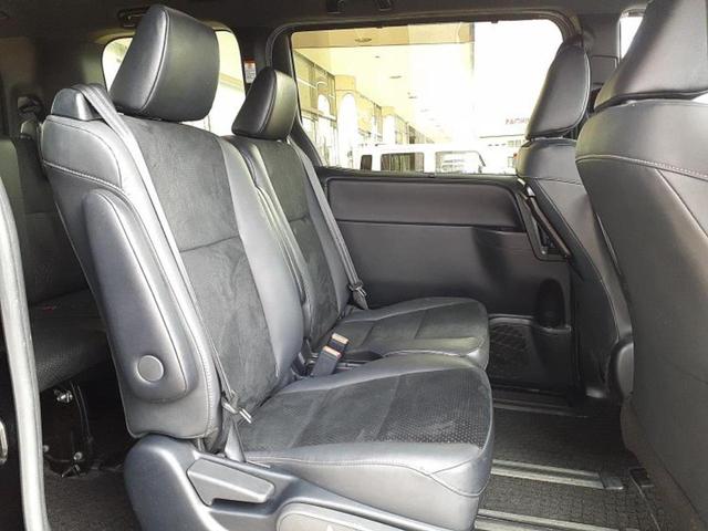 ヴォクシー ZSキラメキ3 新品タイヤ/保証書/純正 9インチ SDナビ/フリップダウンモニター 純正 12.8インチ/トヨタセーフティセンス/両側電動スライドドア/車線逸脱防止支援システム/シート ハーフレザー バックカメラ(5枚目)