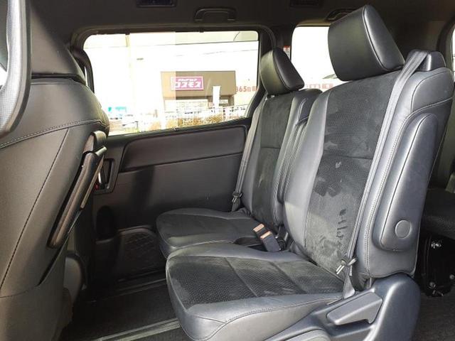 ヴォクシー ZSキラメキ3 新品タイヤ/保証書/純正 9インチ SDナビ/フリップダウンモニター 純正 12.8インチ/トヨタセーフティセンス/両側電動スライドドア/車線逸脱防止支援システム/シート ハーフレザー バックカメラ(8枚目)