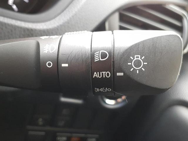 ヴォクシー ZSキラメキ3 新品タイヤ/保証書/純正 9インチ SDナビ/フリップダウンモニター 純正 12.8インチ/トヨタセーフティセンス/両側電動スライドドア/車線逸脱防止支援システム/シート ハーフレザー バックカメラ(16枚目)