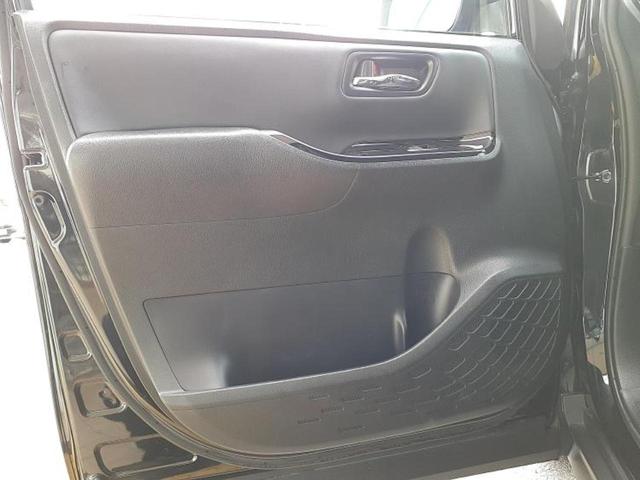 ヴォクシー ZSキラメキ3 新品タイヤ/保証書/純正 9インチ SDナビ/フリップダウンモニター 純正 12.8インチ/トヨタセーフティセンス/両側電動スライドドア/車線逸脱防止支援システム/シート ハーフレザー バックカメラ(23枚目)