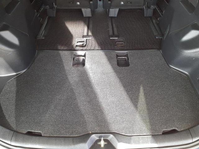 ヴォクシー ZSキラメキ3 新品タイヤ/保証書/純正 9インチ SDナビ/フリップダウンモニター 純正 12.8インチ/トヨタセーフティセンス/両側電動スライドドア/車線逸脱防止支援システム/シート ハーフレザー バックカメラ(27枚目)