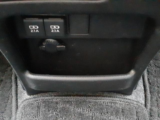 ヴォクシー ZSキラメキ3 新品タイヤ/保証書/純正 9インチ SDナビ/フリップダウンモニター 純正 12.8インチ/トヨタセーフティセンス/両側電動スライドドア/車線逸脱防止支援システム/シート ハーフレザー バックカメラ(42枚目)