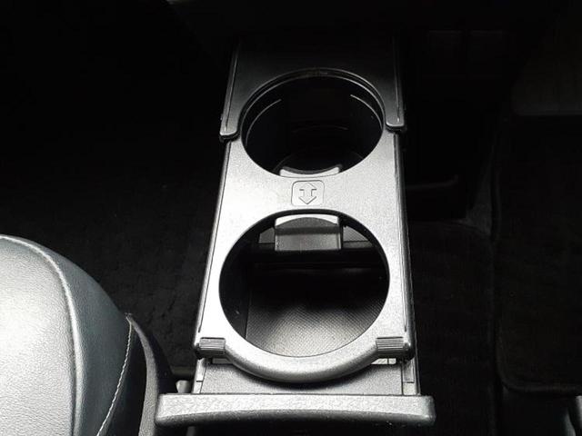 ヴォクシー ZSキラメキ3 新品タイヤ/保証書/純正 9インチ SDナビ/フリップダウンモニター 純正 12.8インチ/トヨタセーフティセンス/両側電動スライドドア/車線逸脱防止支援システム/シート ハーフレザー バックカメラ(43枚目)