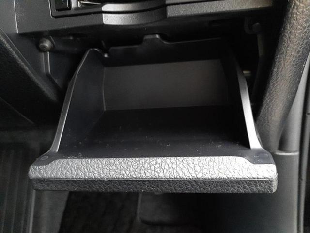 ヴォクシー ZSキラメキ3 新品タイヤ/保証書/純正 9インチ SDナビ/フリップダウンモニター 純正 12.8インチ/トヨタセーフティセンス/両側電動スライドドア/車線逸脱防止支援システム/シート ハーフレザー バックカメラ(48枚目)