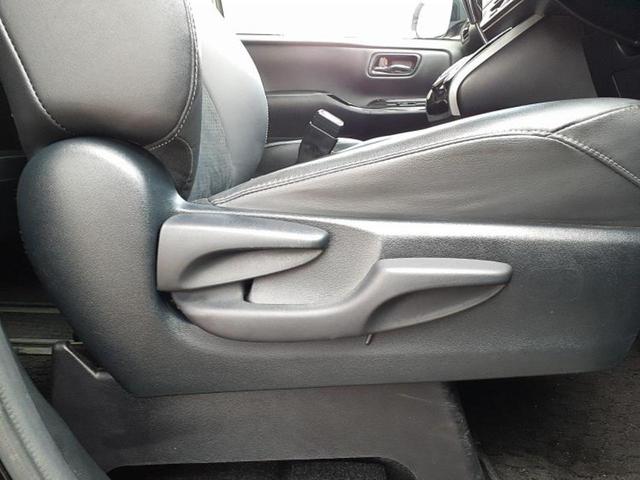 ヴォクシー ZSキラメキ3 新品タイヤ/保証書/純正 9インチ SDナビ/フリップダウンモニター 純正 12.8インチ/トヨタセーフティセンス/両側電動スライドドア/車線逸脱防止支援システム/シート ハーフレザー バックカメラ(49枚目)