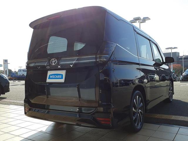 ヴォクシー Ｓ－Ｚ　保証書／ディスプレイオーディオ＋ナビ１０．５インチ／フリップダウンモニター　純正　１４インチ／トヨタセーフティセンス／両側電動スライドドア／シートヒーター　前席／ヘッドランプ　ＬＥＤ　バックカメラ（3枚目）