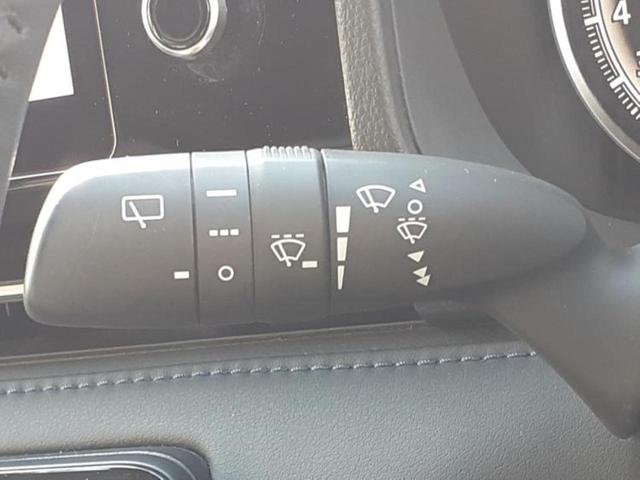 ヴォクシー Ｓ－Ｚ　保証書／ディスプレイオーディオ＋ナビ１０．５インチ／フリップダウンモニター　純正　１４インチ／トヨタセーフティセンス／両側電動スライドドア／シートヒーター　前席／ヘッドランプ　ＬＥＤ　バックカメラ（17枚目）