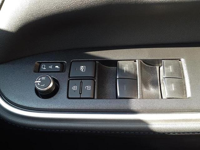 ヴォクシー Ｓ－Ｚ　保証書／ディスプレイオーディオ＋ナビ１０．５インチ／フリップダウンモニター　純正　１４インチ／トヨタセーフティセンス／両側電動スライドドア／シートヒーター　前席／ヘッドランプ　ＬＥＤ　バックカメラ（32枚目）