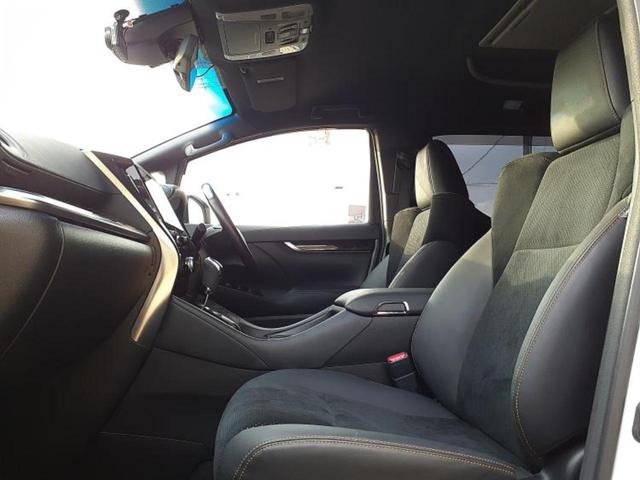 アルファードハイブリッド ４ＷＤハイブリッドＳタイプゴールド　新品タイヤ／純正エアロ／ディスプレイオーディオ＋ナビ９インチ／フリップダウンモニター　純正　１２．８インチ／デジタルインナーミラー／衝突安全装置／両側電動スライドドア　衝突被害軽減システム　フルエアロ（7枚目）