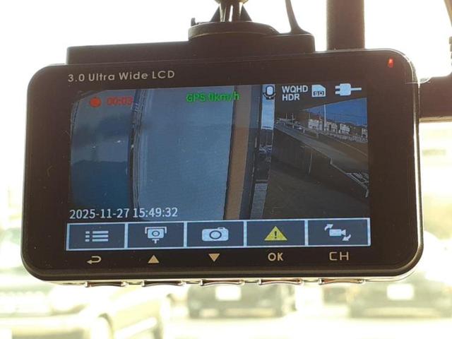 アルファードハイブリッド ４ＷＤハイブリッドＳタイプゴールド　新品タイヤ／純正エアロ／ディスプレイオーディオ＋ナビ９インチ／フリップダウンモニター　純正　１２．８インチ／デジタルインナーミラー／衝突安全装置／両側電動スライドドア　衝突被害軽減システム　フルエアロ（41枚目）