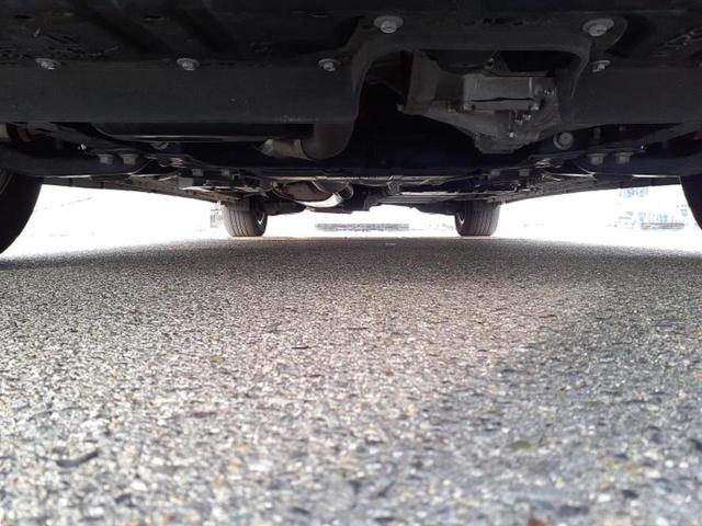 アルファードハイブリッド ４ＷＤハイブリッドＳタイプゴールド　新品タイヤ／純正エアロ／ディスプレイオーディオ＋ナビ９インチ／フリップダウンモニター　純正　１２．８インチ／デジタルインナーミラー／衝突安全装置／両側電動スライドドア　衝突被害軽減システム　フルエアロ（61枚目）