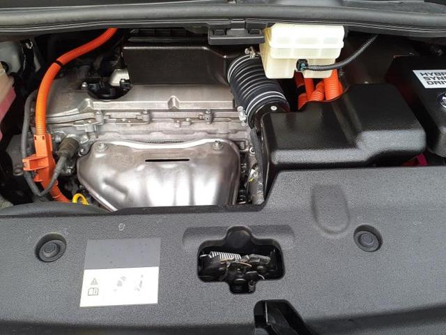 アルファードハイブリッド ４ＷＤハイブリッドＳタイプゴールド　新品タイヤ／純正エアロ／ディスプレイオーディオ＋ナビ９インチ／フリップダウンモニター　純正　１２．８インチ／デジタルインナーミラー／衝突安全装置／両側電動スライドドア　衝突被害軽減システム　フルエアロ（63枚目）