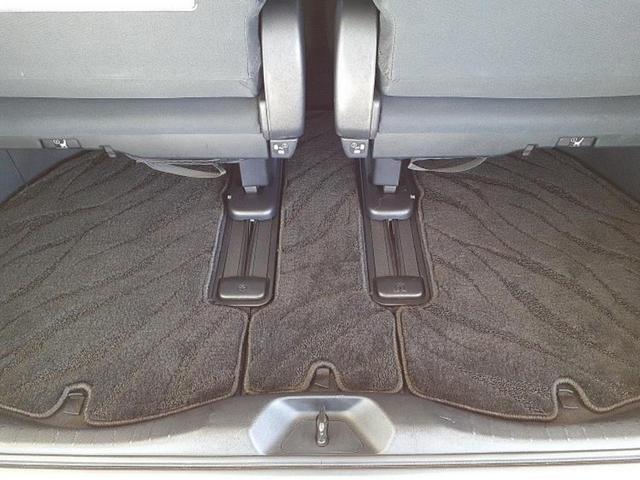 アルファード Ｓ　Ａパッケージ　サンルーフ／保証書／社外　１１インチ　ＳＤナビ／フリップダウンモニター　社外　１２．８インチ／両側電動スライドドア／ヘッドランプ　ＬＥＤ／ＥＴＣ／ＥＢＤ付ＡＢＳ／横滑り防止装置／フルセグＴＶ（27枚目）