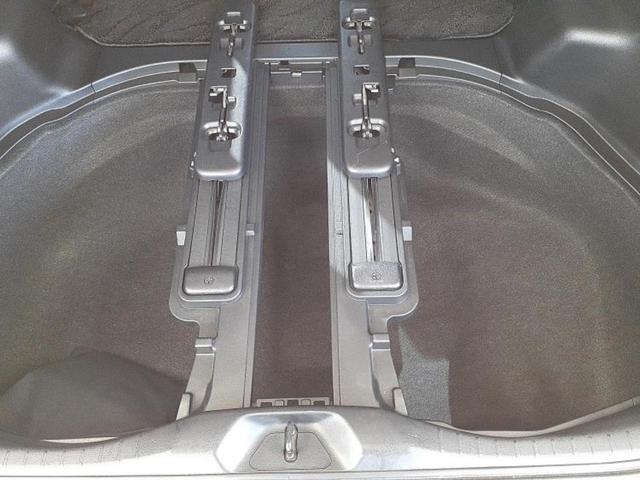 アルファード Ｓ　Ａパッケージ　サンルーフ／保証書／社外　１１インチ　ＳＤナビ／フリップダウンモニター　社外　１２．８インチ／両側電動スライドドア／ヘッドランプ　ＬＥＤ／ＥＴＣ／ＥＢＤ付ＡＢＳ／横滑り防止装置／フルセグＴＶ（29枚目）