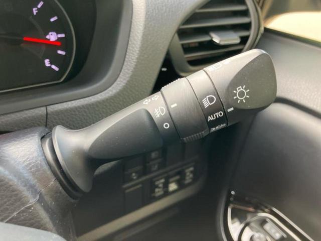 ヴォクシー ＺＳキラメキ３　新品タイヤ／保証書／純正　ＳＤナビ／トヨタセーフティセンス／両側電動スライドドア／車線逸脱防止支援システム／シート　ハーフレザー／ドライブレコーダー　前後／ヘッドランプ　ＬＥＤ　衝突被害軽減システム（15枚目）