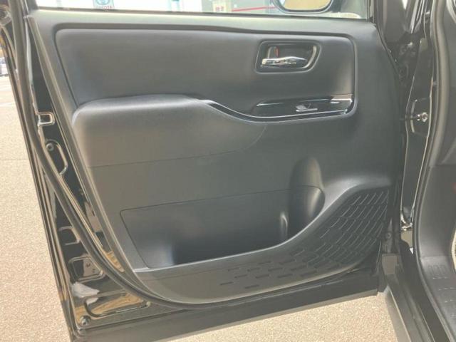 ヴォクシー ＺＳキラメキ３　新品タイヤ／保証書／純正　ＳＤナビ／トヨタセーフティセンス／両側電動スライドドア／車線逸脱防止支援システム／シート　ハーフレザー／ドライブレコーダー　前後／ヘッドランプ　ＬＥＤ　衝突被害軽減システム（24枚目）