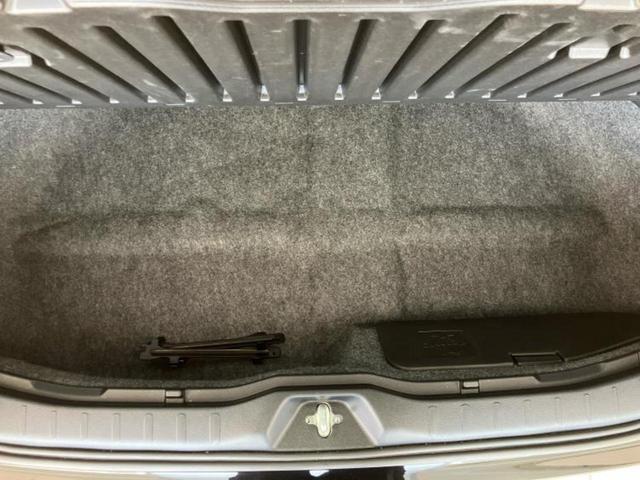 ヴォクシー ＺＳキラメキ３　新品タイヤ／保証書／純正　ＳＤナビ／トヨタセーフティセンス／両側電動スライドドア／車線逸脱防止支援システム／シート　ハーフレザー／ドライブレコーダー　前後／ヘッドランプ　ＬＥＤ　衝突被害軽減システム（29枚目）